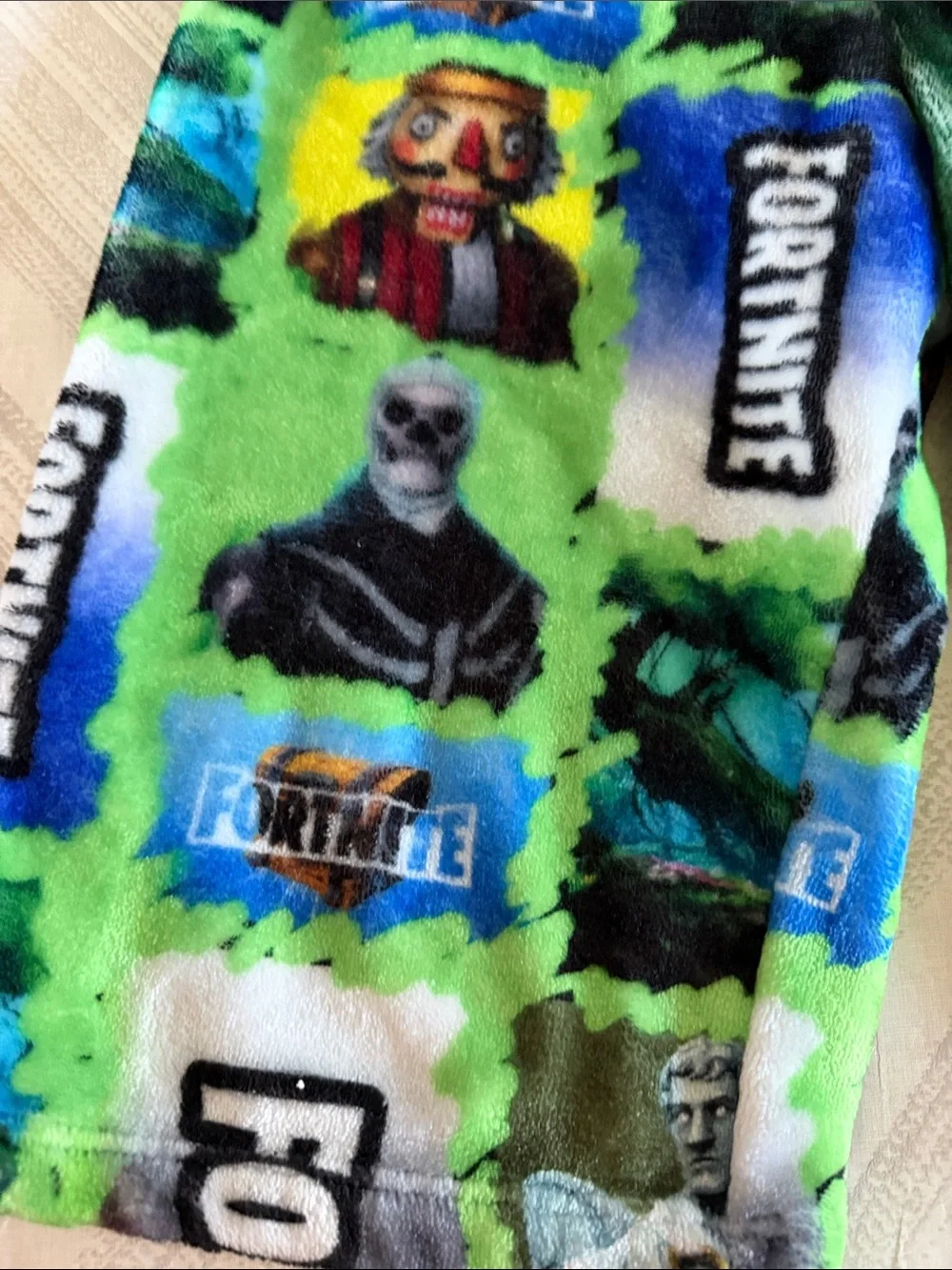 Fortnite Kids Youth Medium Plush Lounge Shorts Green Black Blue Gaming Print